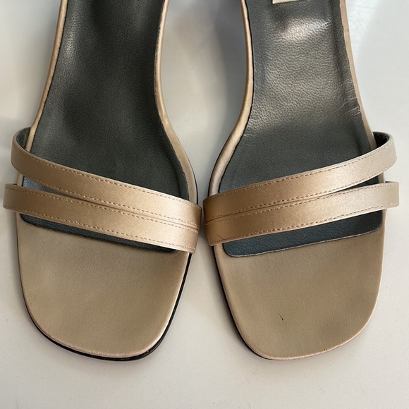 𝅺NORDSTROM Ankle Strap Heels, 9M - Picture 3 of 13